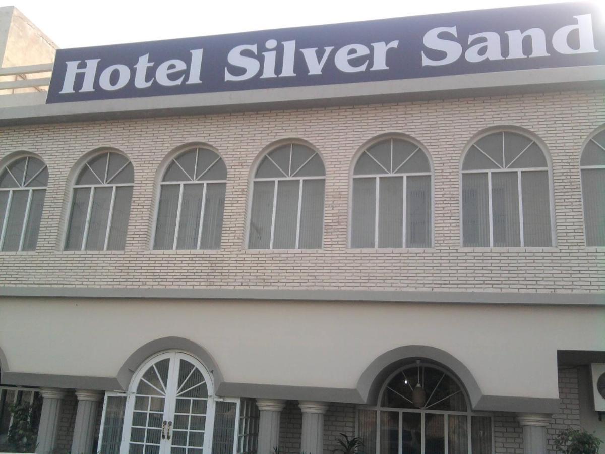 Hotel Silver Sand 물탄 외부 사진