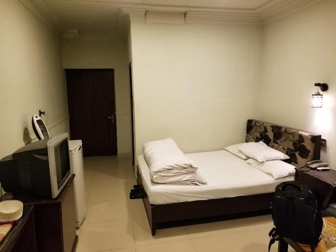 Hotel Silver Sand 물탄 외부 사진