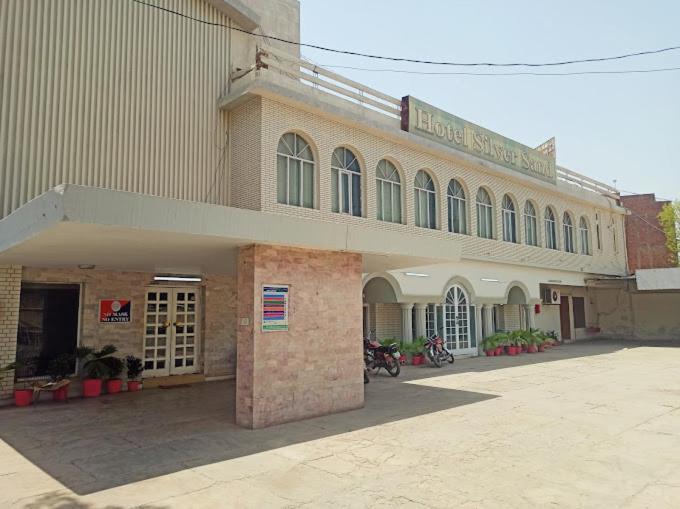 Hotel Silver Sand 물탄 외부 사진