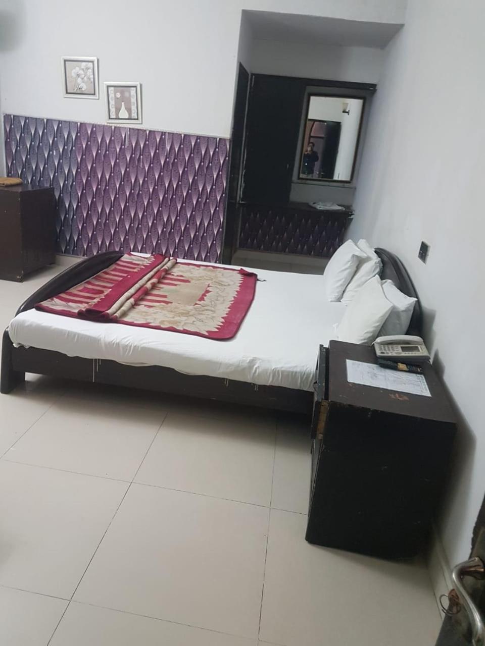 Hotel Silver Sand 물탄 외부 사진